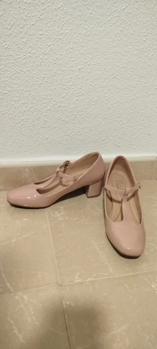 Zapatos tacón bajo plantilla mullida beige/rosa