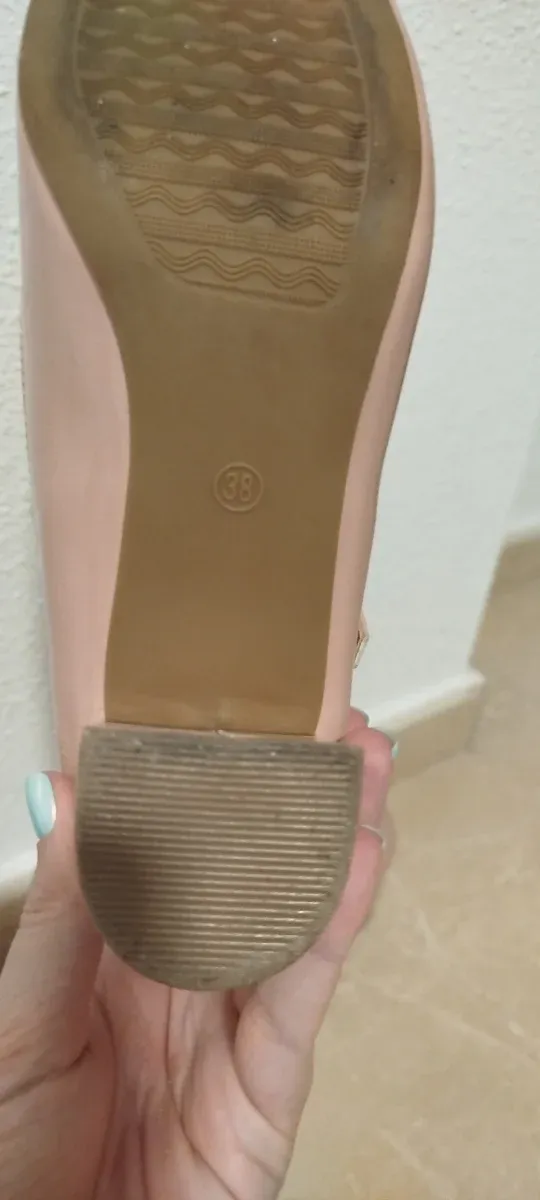 Zapatos tacón bajo plantilla mullida beige/rosa