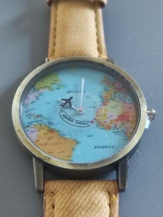 Lotto 3 orologi a tema viaggio blu, rosso, giallo
