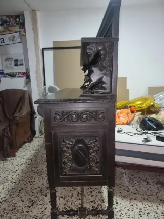 Mueble vintage madera tallada
