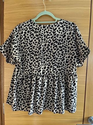 Blusa peplum estampado animal print