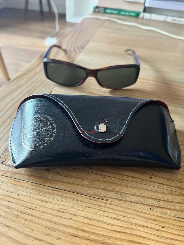 Gafas de Sol Ray-Ban Tortoise con Funda