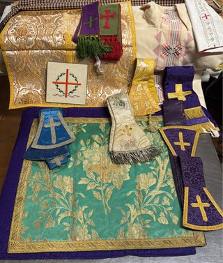 Ropa religiosa para misa