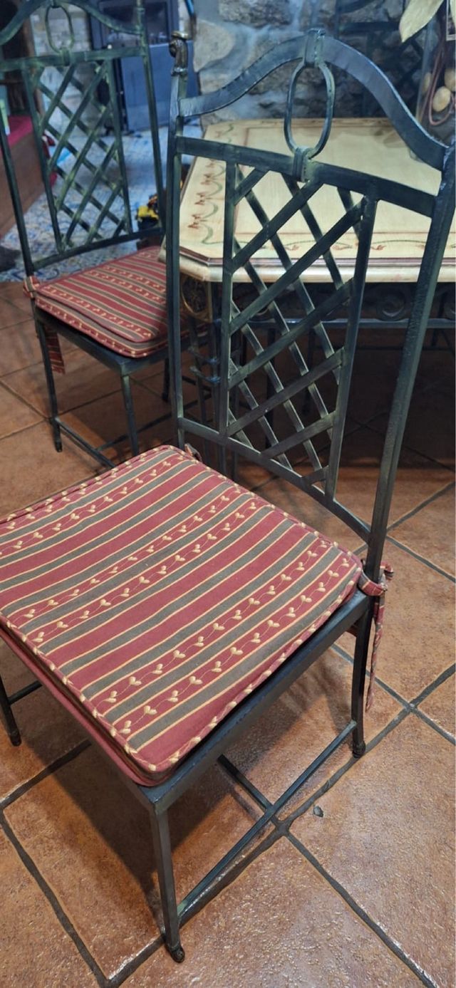 Conjunto mesa y 4 sillas forja