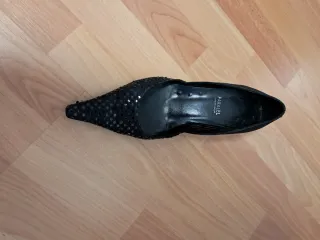 Zapatos de fiesta negros con lentejuelas