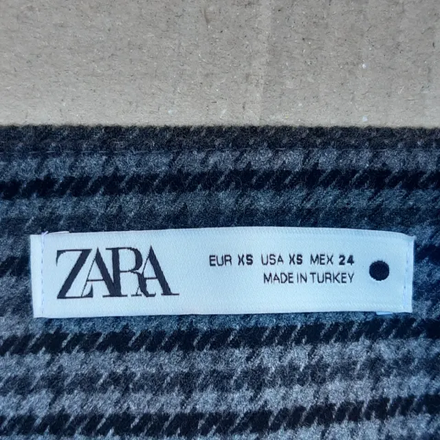 Pantaloni Zara gamba ampia fantasia