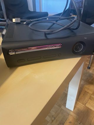 Xbox 360 con Kinect, 2 mandos y FIFA 15