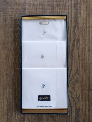 Estuche 3 Pañuelos guasch Bordados