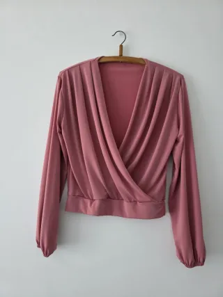 Top rosa escote cruzado manga larga