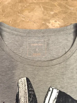 Camiseta Converse Estampado Zapatillas