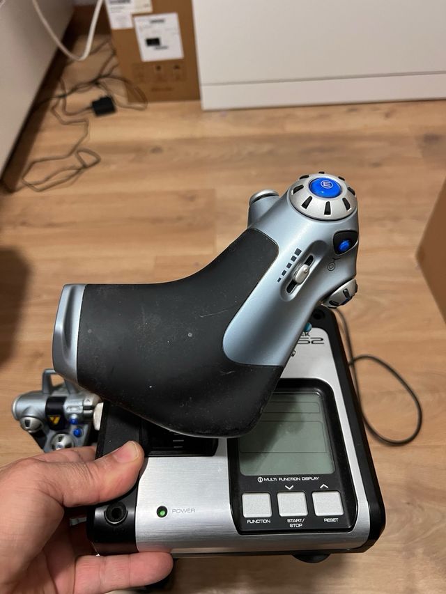 Logitech X52 HOTAS - Joystick Vuelo