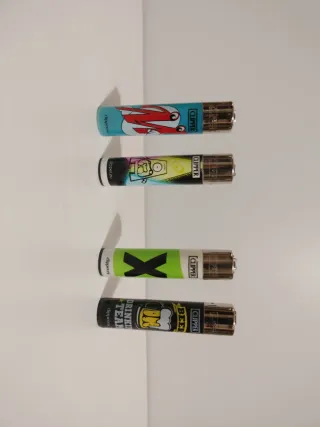 Lotto n10 • Set 4 accendini Clipper con disegni