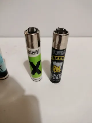 Lotto n10 • Set 4 accendini Clipper con disegni