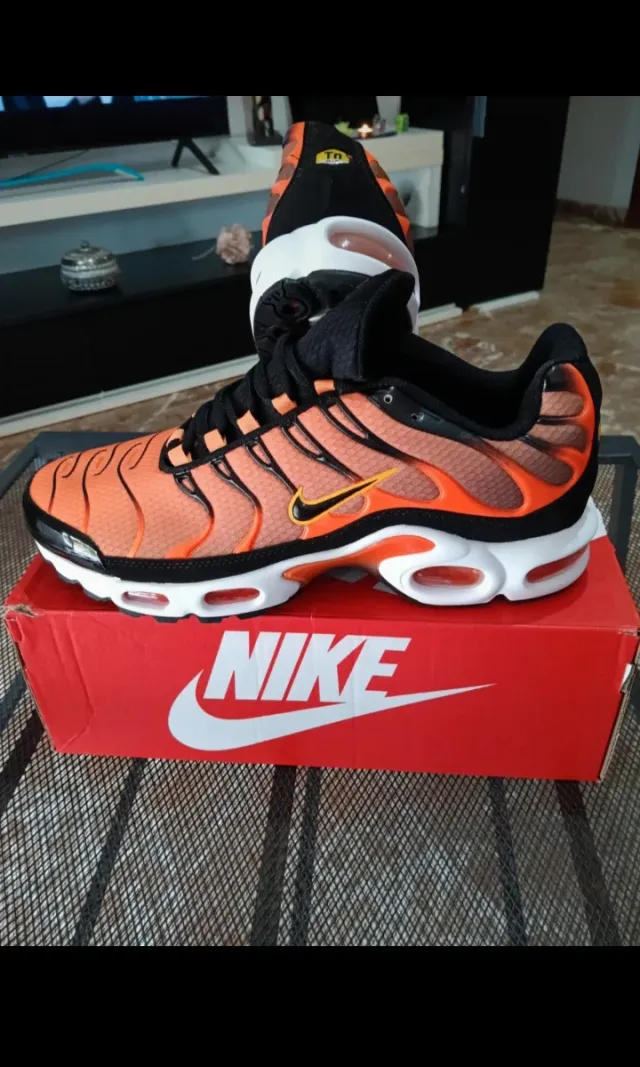 Nike Air Max Plus Naranja/Negro