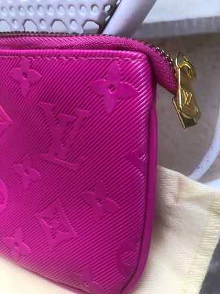 Precioso clunch Louis Vuitton embrague rosa