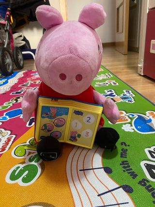 Peluche Peppa Pig con libro musical