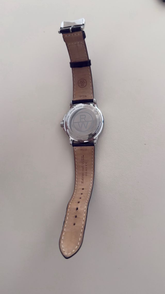 Reloj Raymond Weil Negro y Plateado