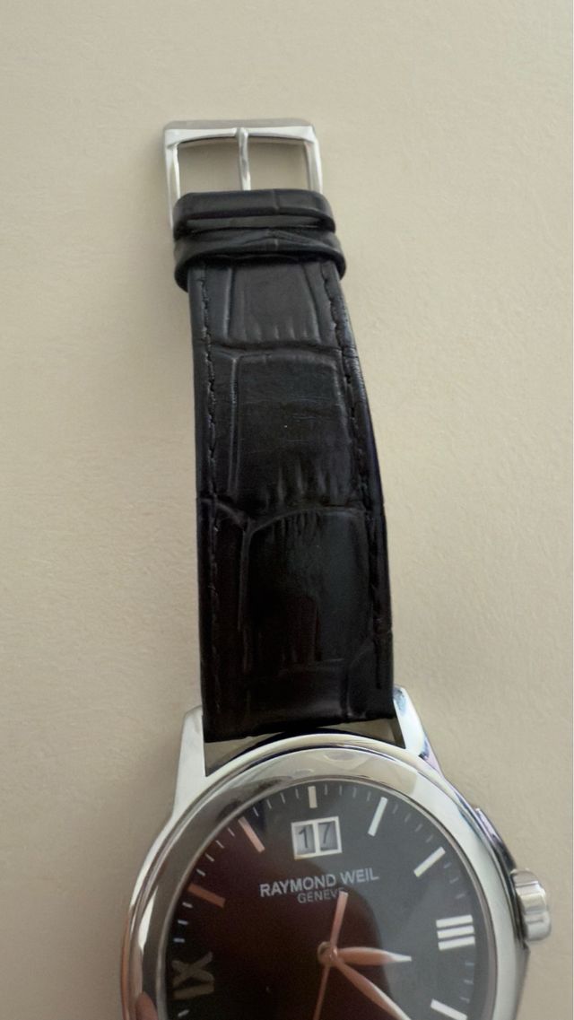 Reloj Raymond Weil Negro y Plateado