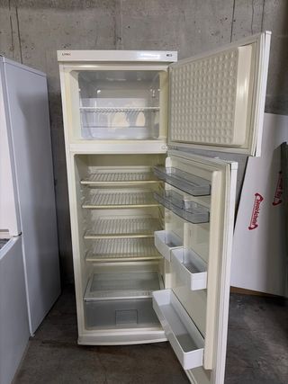 Nevera Lynx blanca con congelador