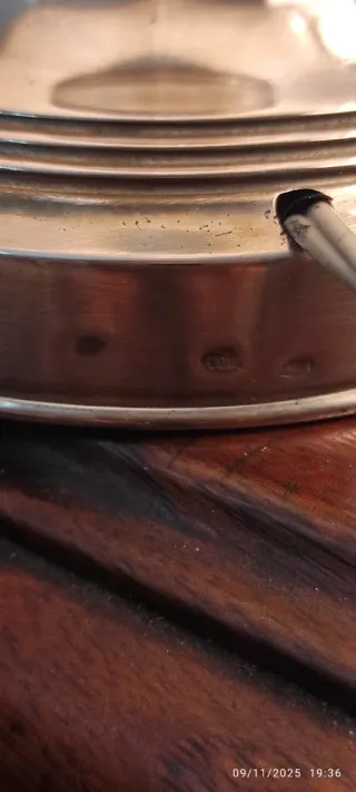 Lampada da tavolo piccola in argento