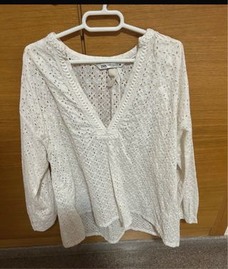 Blusa crochet Zara más camiseta tirantes