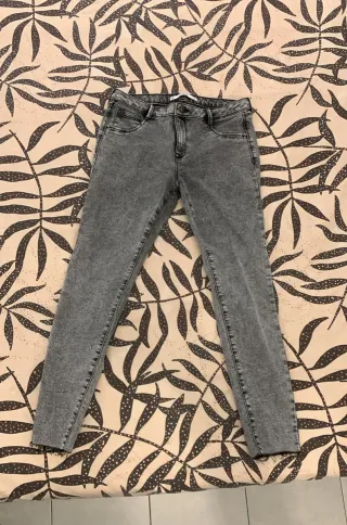 Pantalones vaqueros grises mujer