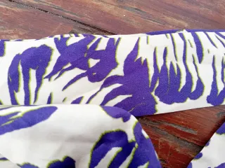 Cintura di seta con fantasia floreale