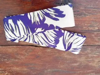 Cintura di seta con fantasia floreale