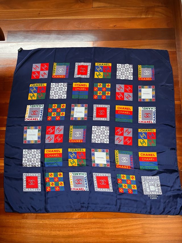 Sciarpa in seta vintage Chanel multicolore