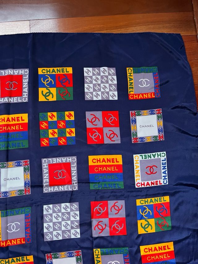 Sciarpa in seta vintage Chanel multicolore