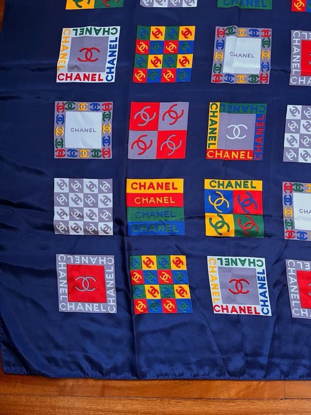 Sciarpa in seta vintage Chanel multicolore