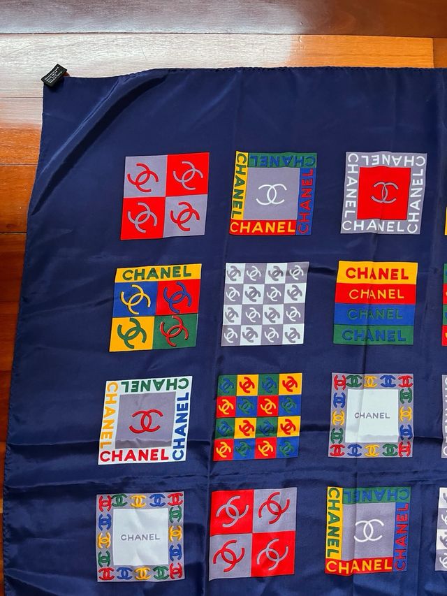 Sciarpa in seta vintage Chanel multicolore