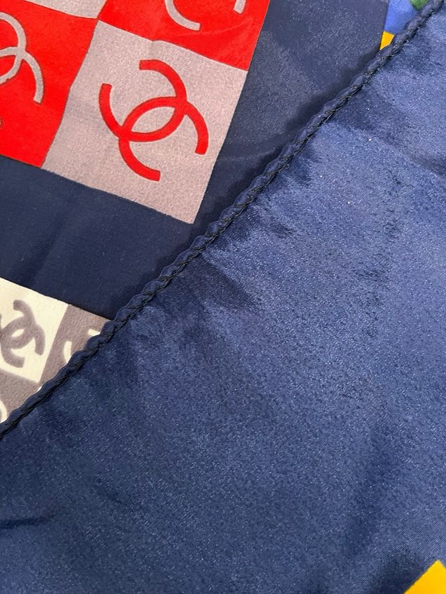 Sciarpa in seta vintage Chanel multicolore