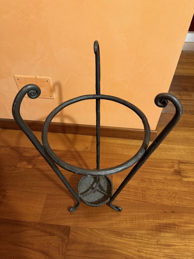 Portaombrelli Artigianale in Ferro Battuto H62cm