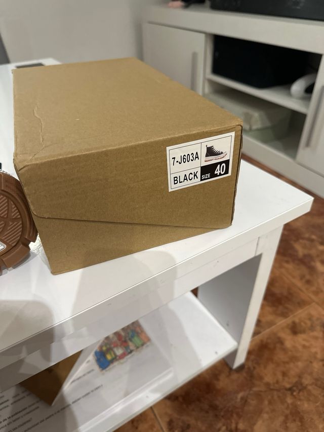 OPORTUNIDAD!!!! Botas Converse Negras y Blancas