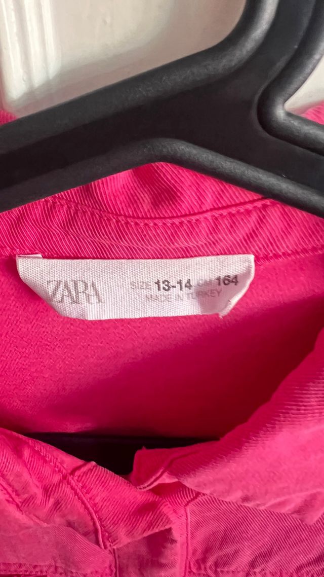 Vestido Zara verde y  Rosa Botones CADA 10€