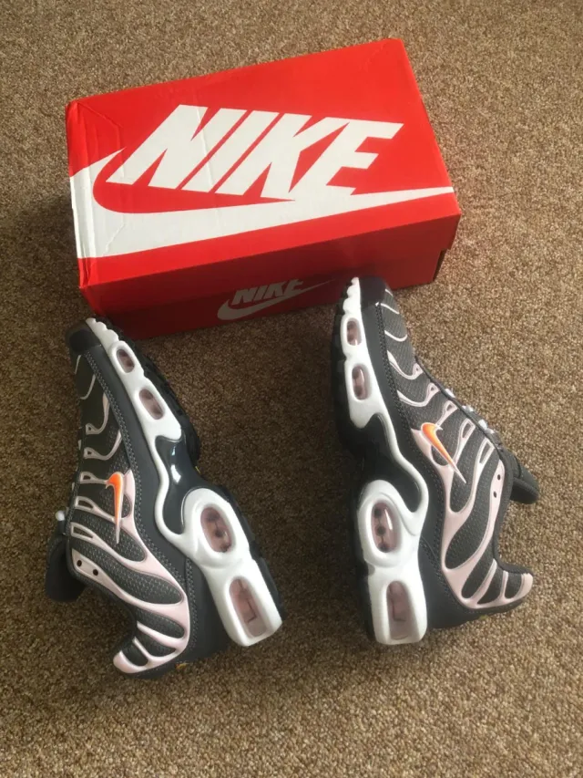 son nuevos. qué tengo varios colores de tallas