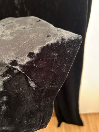 Pantalón negro terciopelo Zara