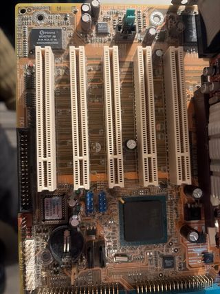 Placa madre base con sus memorias ram y rom