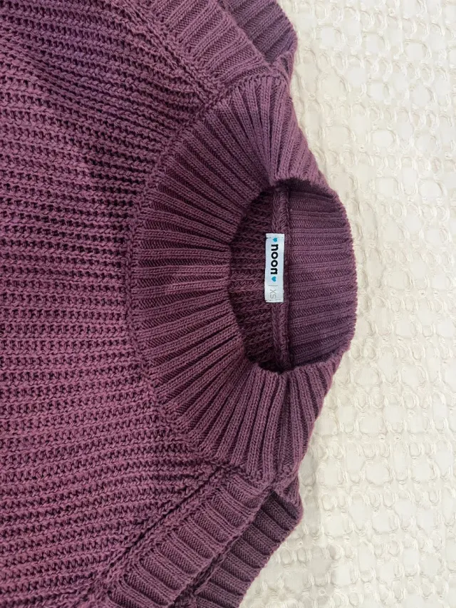 Jersey morado Noon con hombros descubiertos