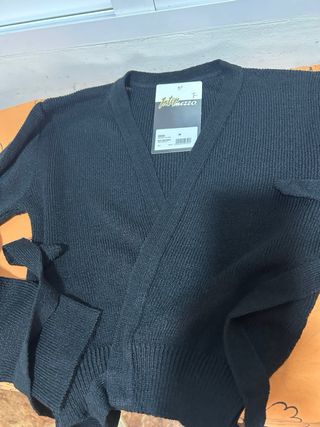 Chaqueta negra talla M (la XL no disponible)