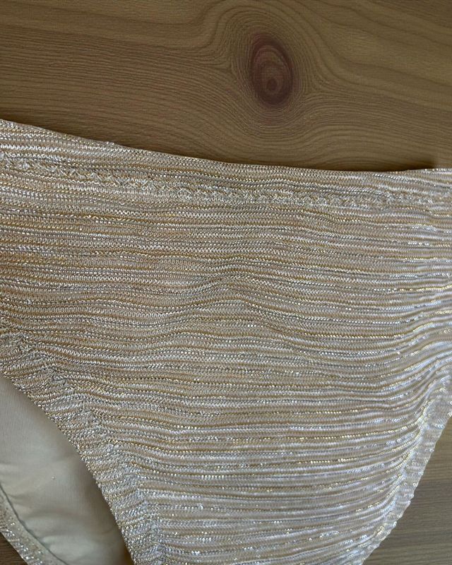 Bikini en color beige