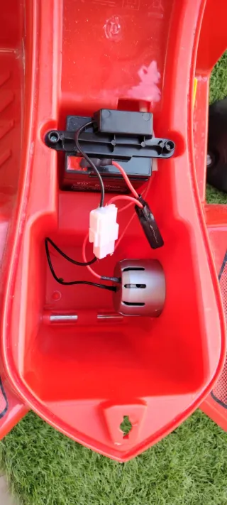 Quad eléctrico infantil RACY