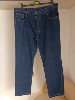 Pantalón vaquero azul nuevo