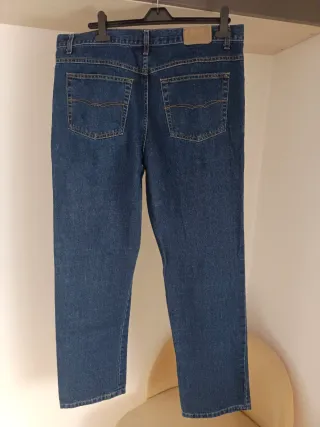 Pantalón vaquero azul nuevo