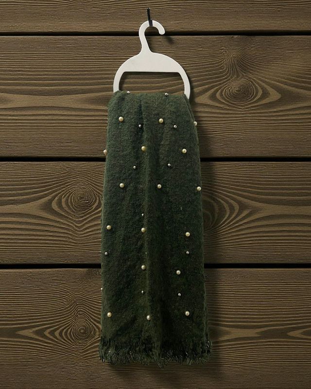 Bufanda verde con perlas