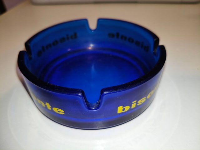 Cenicero de cristal azul Bisonte