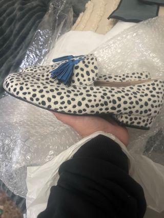 Zapatos dalmatas con borlas azules