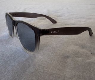 Gafas de sol polarizadas. NUEVAS. Estuche y paño.