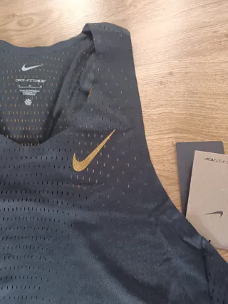 Camiseta running hombre Nike